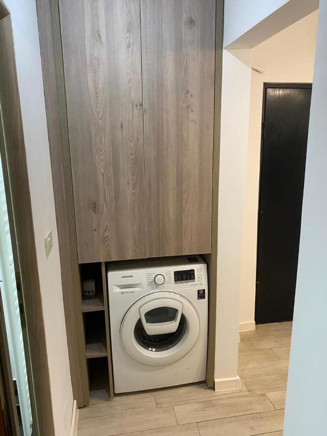 Beautiful Modern Apartment Craiova Exteriör bild